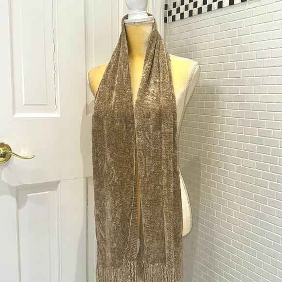 Stunning Chenille scarf with fringe. Brown/creme. Soft and lux. Size 8.5”by 64”. - Picture 3 of 5
